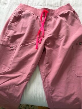 Figs Women’s Pink Drawstring Scrub Pants